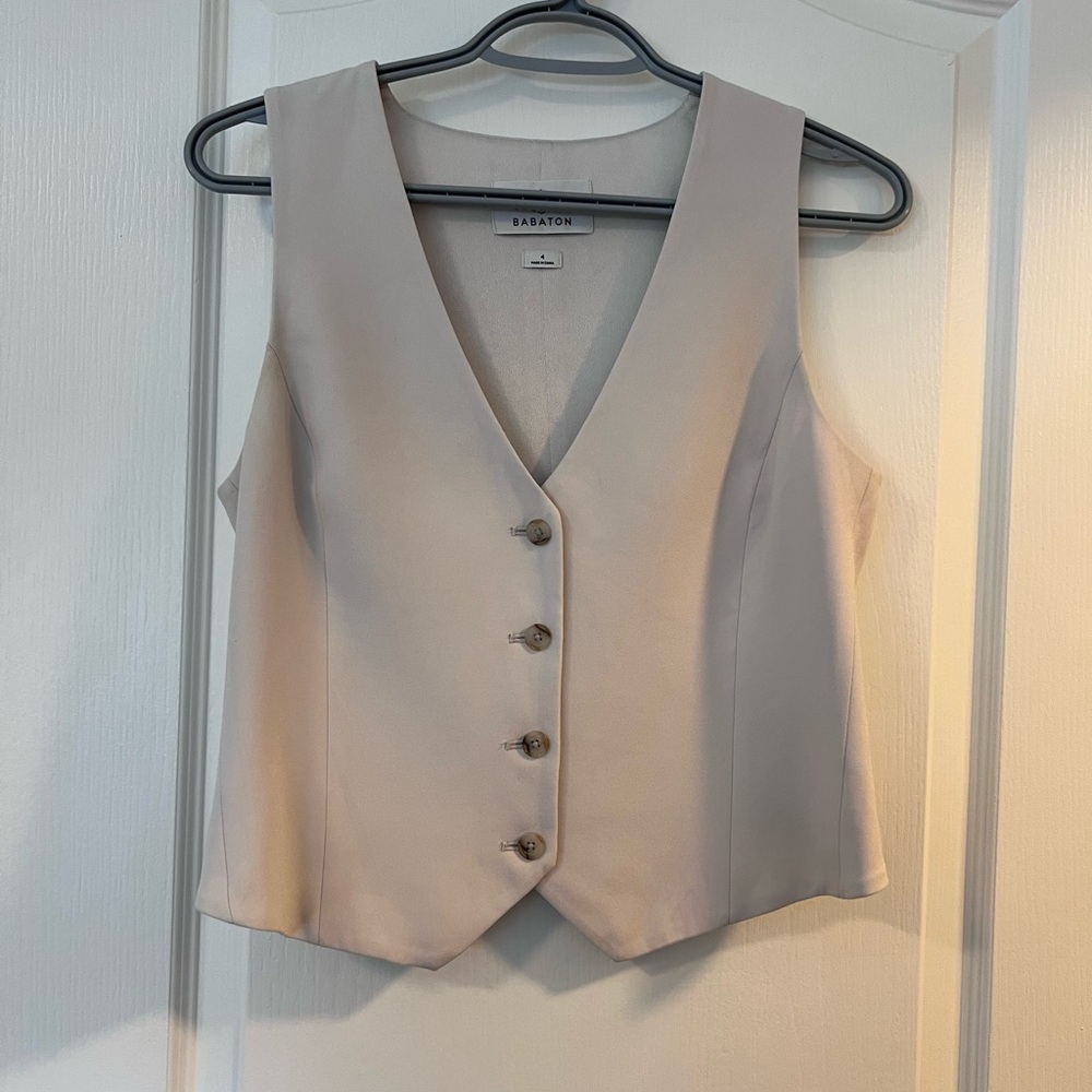 Aritizia Deniro Vest in Matte Pearl Size 4
